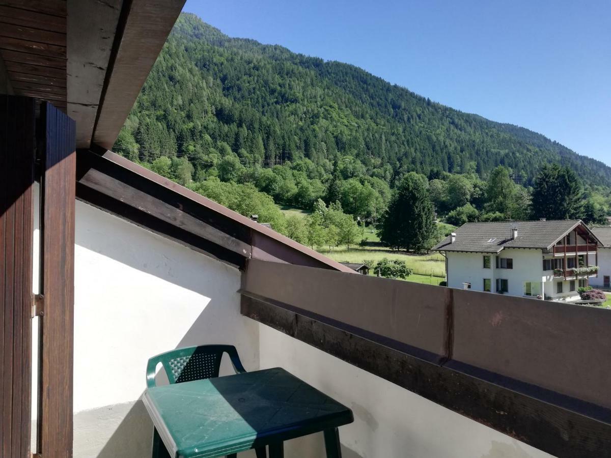 Attico Abbraccio Di Luce Apartment Spiazzo  Bagian luar foto
