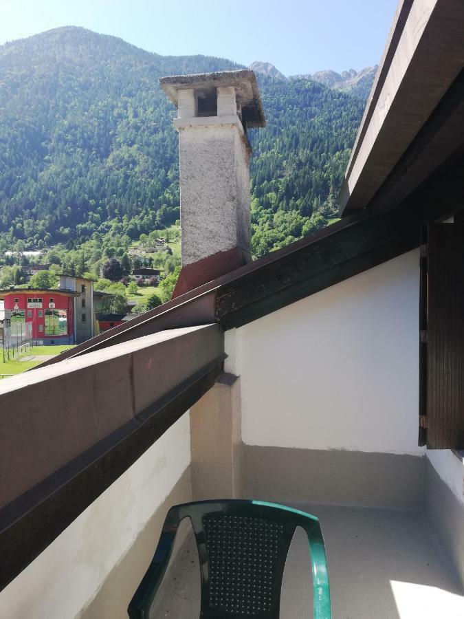 Attico Abbraccio Di Luce Apartment Spiazzo  Bagian luar foto